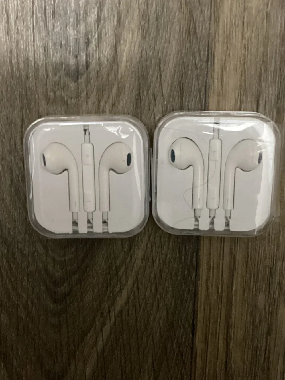 White Wired Earbuds in Carrying Case